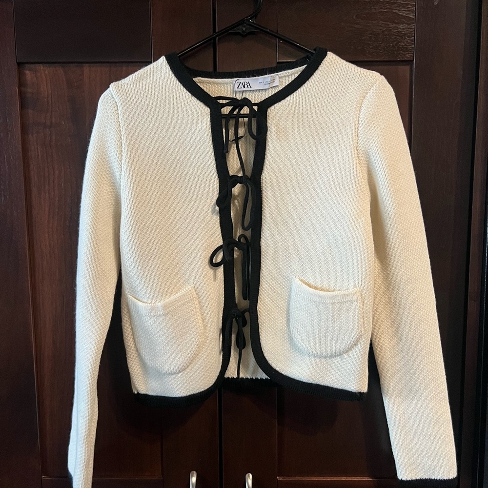 Zara Knit Top with Black Accents